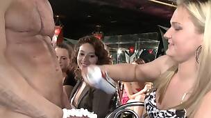 Whipped sex cream and cock sucking is receipt for consummate party