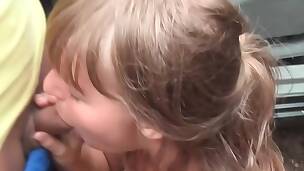 Non-professional playgirl is asked for a orall-service from her boyfriend